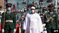 La victoire surprise d'Adama Barrow à la présidentielle de 2016 face à Yahya Jammeh avait permis de mettre fin à plus de vingt ans de dictature.