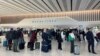 Bandara Inggris Peringatkan Layanan akan Lambat Selama Berbulan-bulan