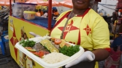 "Manger vite et bien": les fast foods font sensation à Abidjan