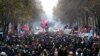 Aksi mogok massal di Paris, Perancis, Kamis, 5 Desember 2019.