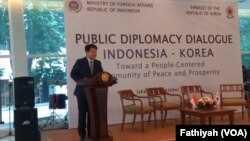 Duta Besar Diplomasi Publik Korea Selatan Bahk Sahng-hoon dalam Dialog Diplomasi Publik Indonesia-Korea di Jakarta, Senin, 15 Oktober 2018. (Foto: VOA/Fatihyah)