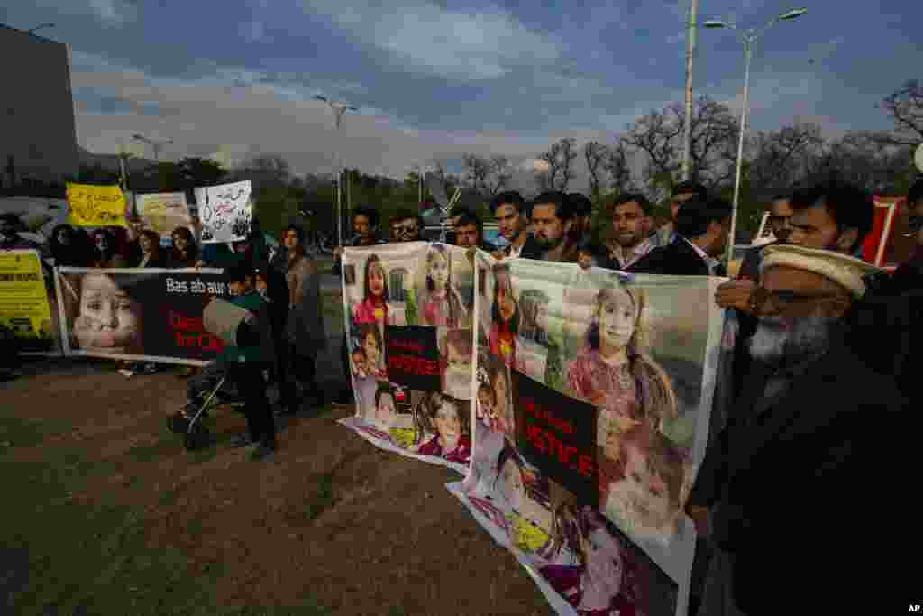 فعالان مدنی در تجمعی در اسلام&zwnj;آباد پاکستان به افزایش سوءاستفاده از کودکان در آن کشور اعتراض کردند.&nbsp;