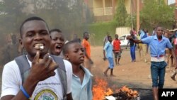 Des étudiants lors d’une manifestation à Niamey, 30 avril 2014.