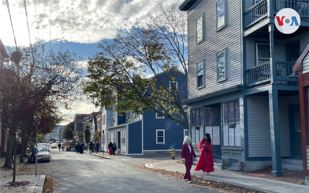 Los históricas calles de Salem, Massachusetts, fundado en 1626, vuelven a la vida este Halloween con miles de visitantes.