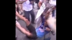 桥塌致多人伤亡 印度民众呼吁地方官员下台 