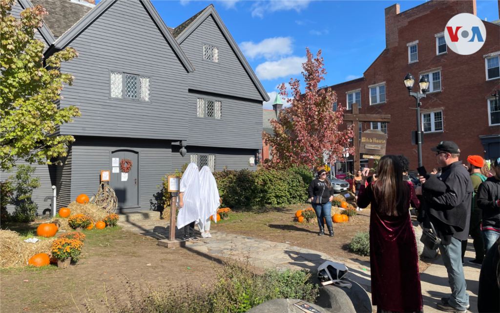 La Casa de la Bruja en Salem es uno de los lugares más populares este Halloween en Salem este 31 de Octubre. 