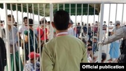 မတ်လ ၃၀ရက်နေ့ နေရပ်ပြန်သူများ (သတင်းဓာတ်ပုံ - မြဝတီခရိုင်အုပ်ချုပ်ရေးမှူး ဦးတေဇာအောင်)