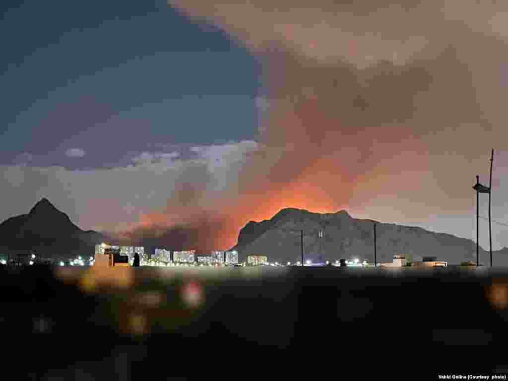 تصاویر مربوط به انفجار انبارهای مهمات در اطراف شهر اصفهان در بامداد سه‌شنبه ۱۱ فروردین