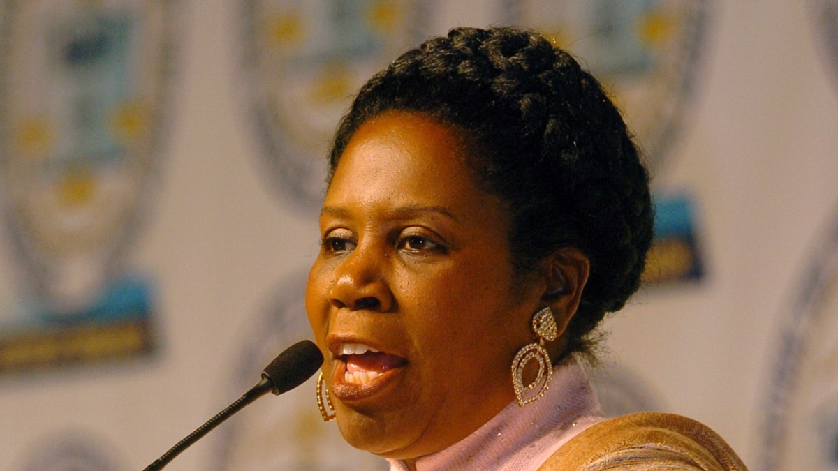 Berita Singkat: Anggota Kongres AS Sheila Jackson Lee, Alumna Fakultas Hukum UVA ...