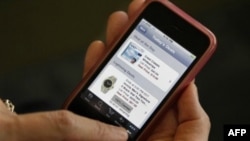iPhone берет отпечатки пальцев для полиции