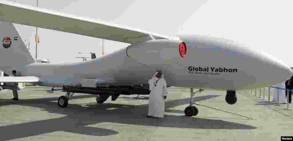 لوگوں کی ایک بڑی تعداد اس ایئر شو کو دیکھنے کے لیے آئی۔