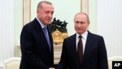 ترکی کے صدر رجب طیب اردوان نے ماسکو میں روسی صدر ولادی میر پوٹن سے ملاقات کی۔ 