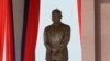 10月11日，在金边市中心举行了柬埔寨前国王诺罗敦•西哈努克的塑像揭幕仪式