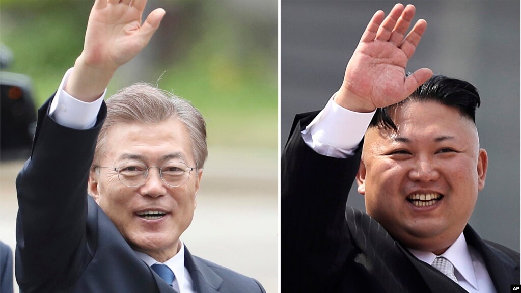 韩国总统文在寅(左),朝鲜领导人金正恩(右)