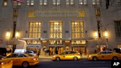 Taxis pull up in front of the renowned Waldorf Astoria hotel in New York, Feb. 28, 2017. The hotel, purchased by the Anbang Insurance Group, a Chinese company, closed March 1 for two to three years for renovation.