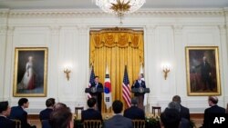 조 바이든 미국 대통령과 문재인 한국 대통령이 지난 21일 백악관에서 정상회담에 이어 공동기자회견을 했다.