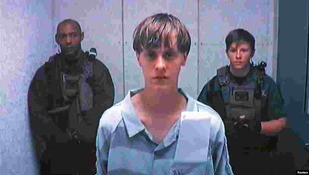 Dylann Storm Roof ya bayyana gaban kotu ta na&#39;urar telebijin. Jumma&#39;a 19 Yuni, 2015.