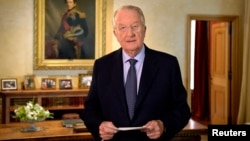 Raja Belgia Albert II menyatakan akan meletakkan tahta dalam pidato di Brussels, Rabu (3/7).