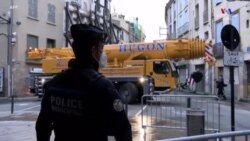 Բուժօգնության կարիք ունեցող Ֆրանսիայի 300կգ կշռող բնակչին վերամբարձ կռունկի միջոցով են տնից դուրս հանել