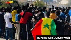 Les jeunes étaient en 1ere ligne des manifestations de Mars, à Dakar, le 26 avril 2021. (VOA/Seydina Aba Gueye)