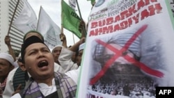 Hampir 50 persen penduduk Indonesia menyatakan tidak nyaman hidup berdampingan dengan kelompok Ahmadiyah atau Syiah. (Foto: Dok)