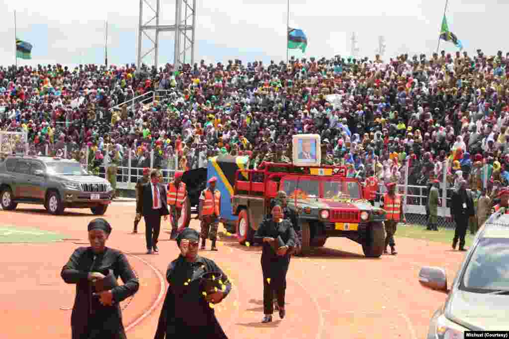 Mwili wa Magufuli wawasli uwanja wa Amani, Zanzibar kwa mara ya mwisho