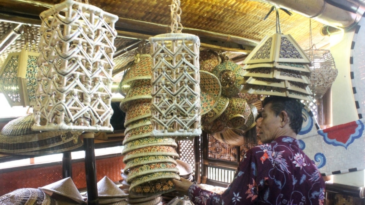 20 Kerajinan  Bambu  Indah Kabupaten  Trenggalek Jawa  Timur  