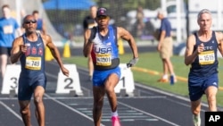 Para atlet lansia berlomba dalam National Senior Games ke-10 di kota Pittsburgh, AS (foto: ilustrasi). 