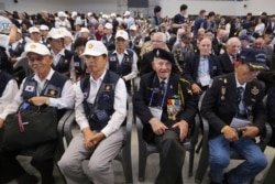 지난해 7월 27일 한국 서울에서 열린 한국전 정전 66주년 기념식에 한국군 참전용사와 미군 등 유엔군 참전용사들이 나란히 참석했다.