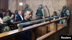 Manuel Chang, antigo ministro das Finanças de Moçambique, num tribunal de Joanesburgo, África do Sul, 8 Julho 2019