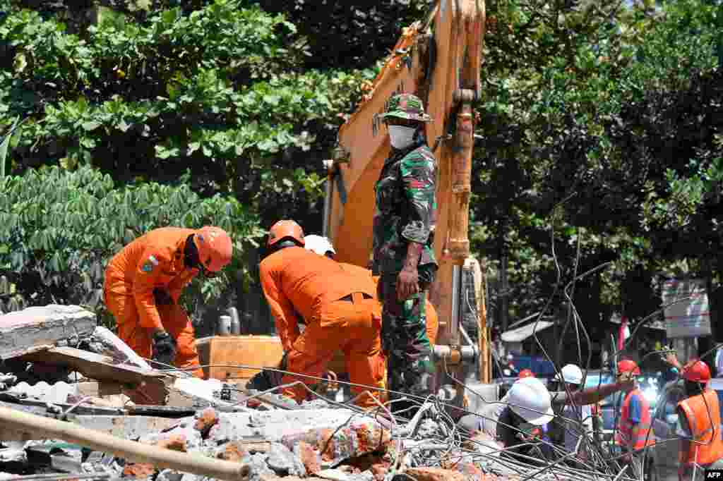عملیات جستجو و امداد در پی زمین لرزه مرگبار در جزیره توریستی لومبوک اندونزی همچنان ادامه دارد. &nbsp;