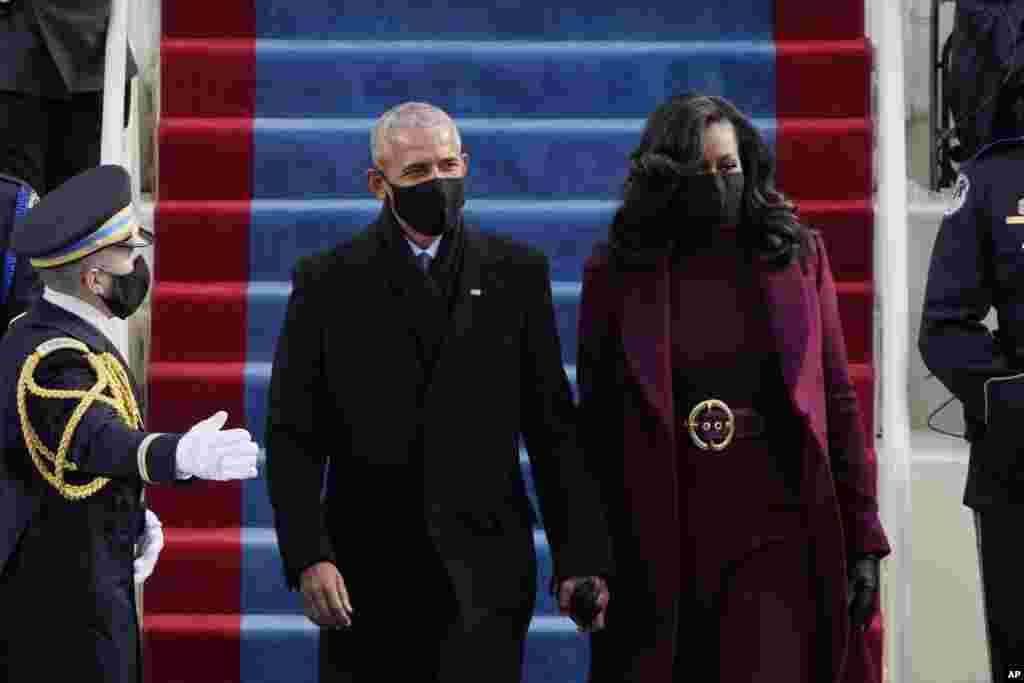 អតីតប្រធានាធិបតីលោក Barack Obama និងភរិយាគឺអ្នកស្រី Michelle Obama ចូលរួមពិធីស្បថចូលកាន់តំណែងរបស់លោក Joe Biden និងអ្នកស្រី Kamala Harris នៅវិមានសភាសហរដ្ឋអាមេរិក ក្នុងរដ្ឋធានីវ៉ាស៊ីនតោន ថ្ងៃពុធ ទី២០ ខែមករា ឆ្នាំ២០២១។