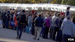 Los manifestantes dicen que el proyecto causaría grave daños medioambientales.