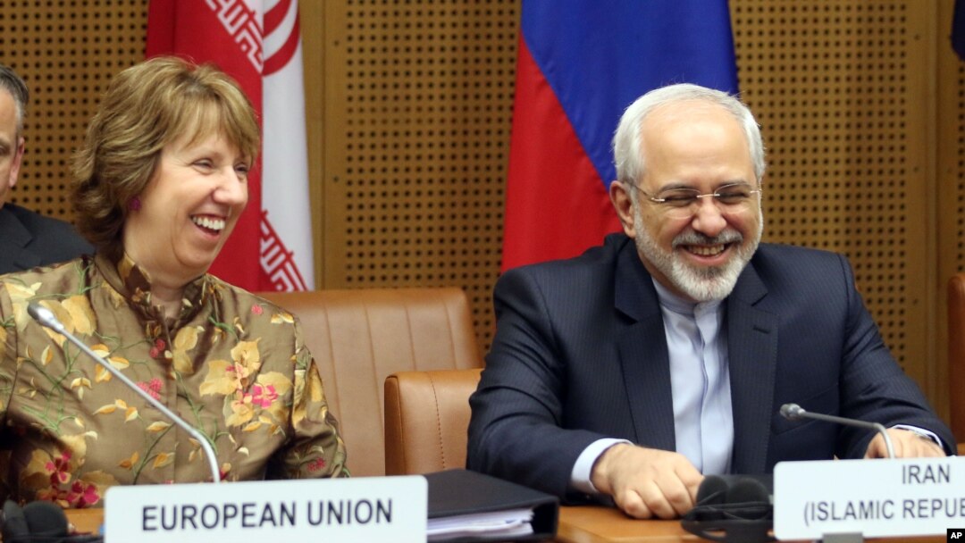 Visoka predstavnica EU Ketrin Ešton i iranski šef diplomatije Mohamed Džavad Zarif na početku pregovora u Beču