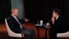 Російський президент Владімір Путін з німецьким журналістом Губертом Зайпелем під час інтерв’ю для телеканалу ARD 13 листопада 2014 року.