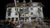 Зруйнованих готель у Харкові 11 січня 2024 року. Фото: SERGEY BOBOK/AFP