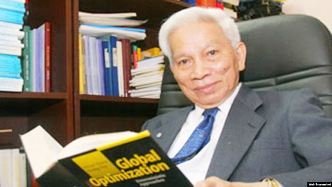 Giáo sư Hoàng Tụy
