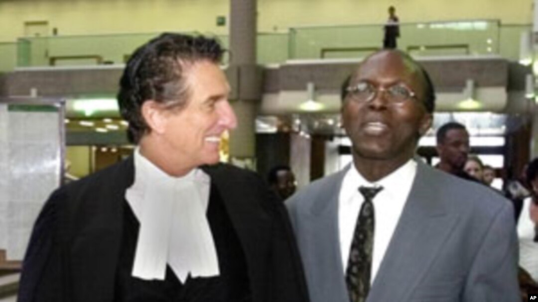Porofeseri Mugesera Lewo n'umwunganira 