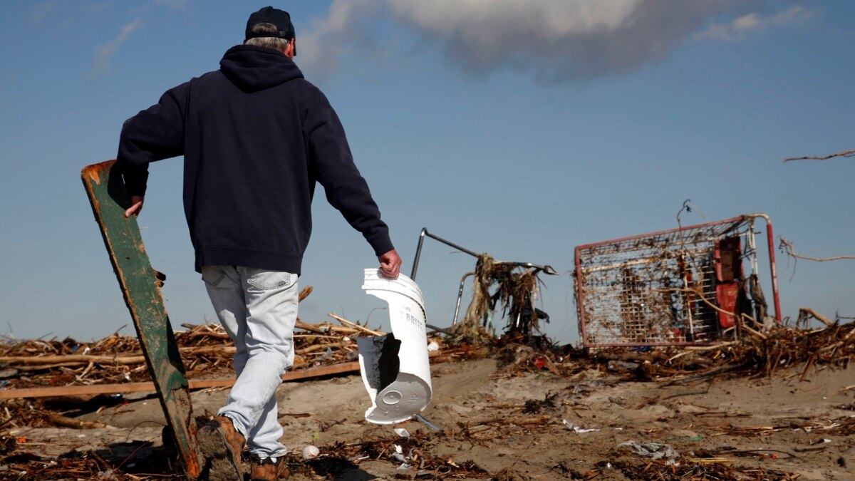 Report Plastic to Outweigh Fish in Oceans by 2050