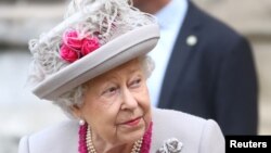 Ratu Elizabeth dari Inggris meninggalkan Westminster Abbey di London, Inggris 15 Oktober 2019. (Foto: REUTERS/Hannah McKay)