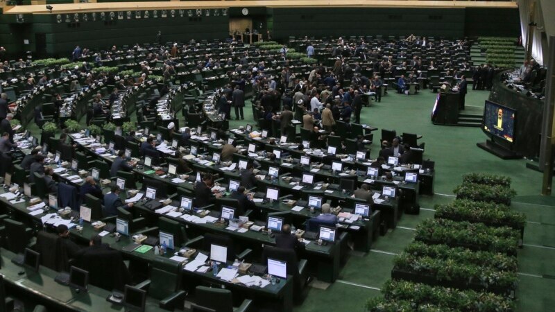 پەرلەمانی ئێران وەزیری کار لە پـۆستەکەی لادەدات