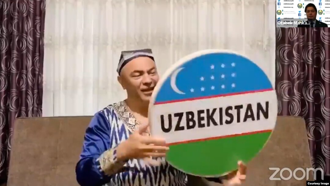 Ancha yillardan beri Amerikada ijob qilib kelayotgan san'atkor, doira ustasi Abbos Qosimov O'zbekiston elchixonasi uyushtirgan bayram tadbirida 