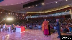 達賴喇嘛在國際佛教大會上發表主題演講