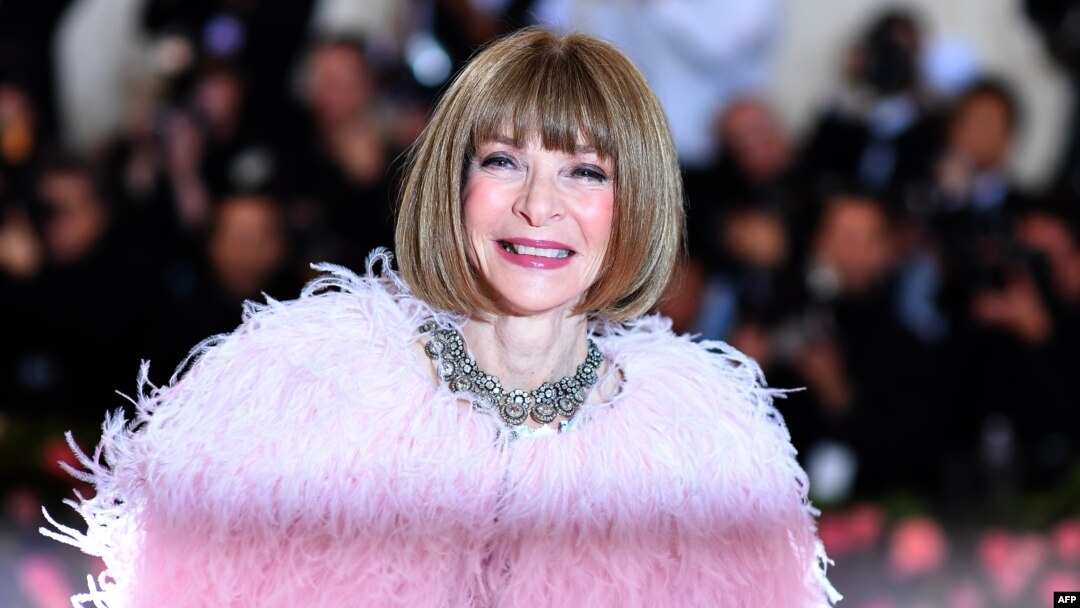 Pemimpin redaksi majalah mode "Vogue", Anna Wintour harus minta maaf.