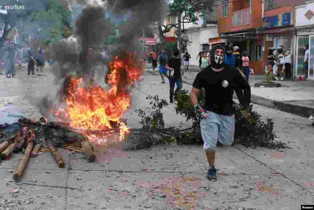 Las masivas manifestaciones en Colombia comenzaron el mi&#233;rcoles 28 de abril, a ra&#237;z de una convocatoria realizada por trabajadores, sindicatos, estudiantes y otras agremiaciones.