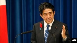 Perdana Menteri Jepang Shinzo Abe mengumumkan rencana untuk menaikkan pajak penjualan di Tokyo (1/10).