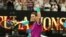 Petenis Spanyol Rafael Nadal merayakan kemenangannya seusai memenangkan pertandingan semifinal tunggal putra melawan petenis Italia Matteo Berrettini pada hari kedua belas turnamen tenis Australia Terbuka di Melbourne, 28 Januari 2022. (Aaron FRANCIS / AFP)