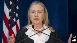 Hillary Clinton instó a la comunidad internacional a seguir en la defensa de los derechos fundamentales de todas las personas.