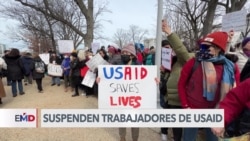 Trabajadores de USAID protestan contra la decisión de suspenderlos