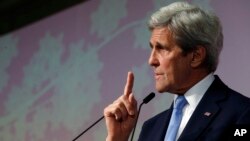 Ngoại trưởng Hoa Kỳ John Kerry phát biểu trong cuộc họp báo kết thúc cuộc họp của các ngoại trưởng G7 ở Hiroshima, Nhật Bản, thứ Hai ngày 11 tháng 4 năm 2016.